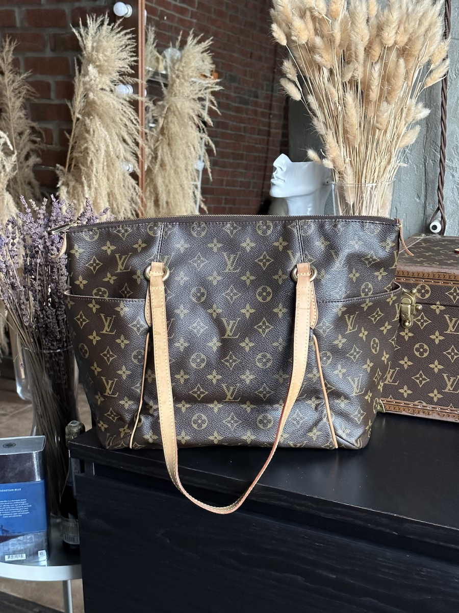 Сумка Louis Vuitton Totally MM