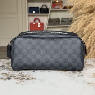 Косметичка Louis Vuitton Dopp Kit