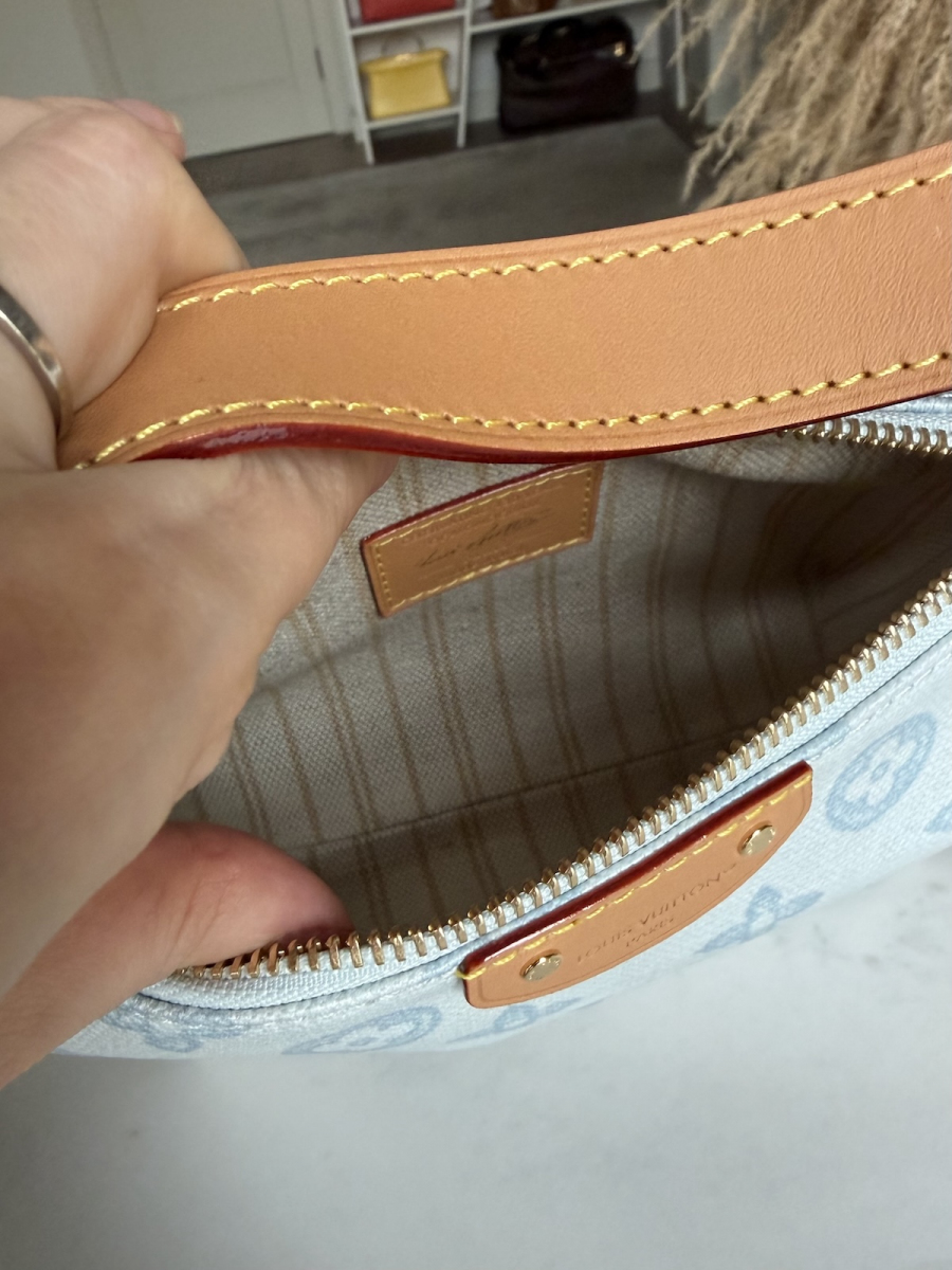 Сумка Louis Vuitton Pochette Hills