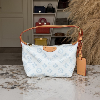 Сумка Louis Vuitton Pochette Hills